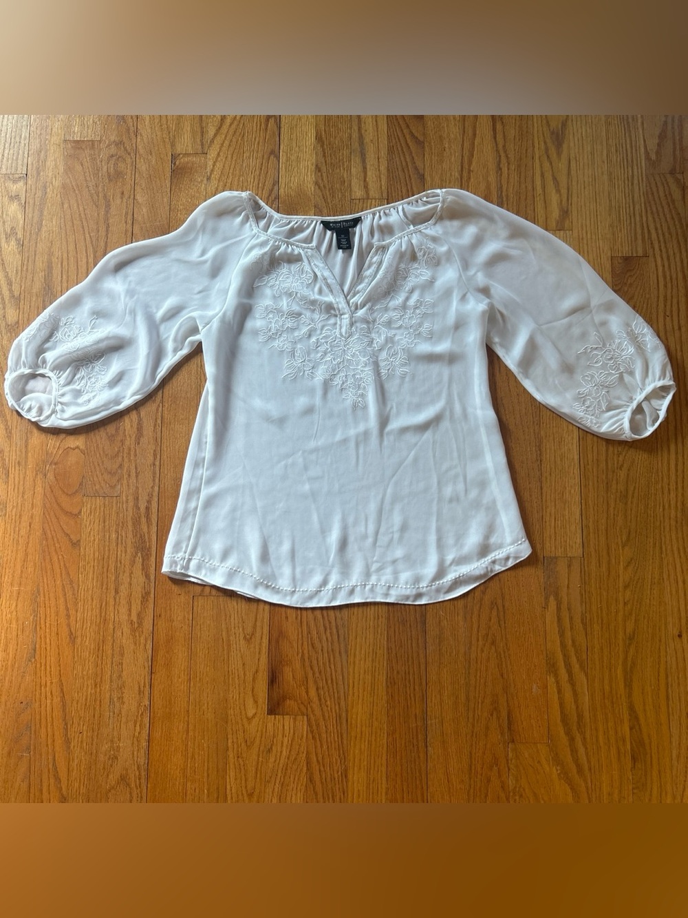 White House Black Market White Embroidered Peasant Blouse